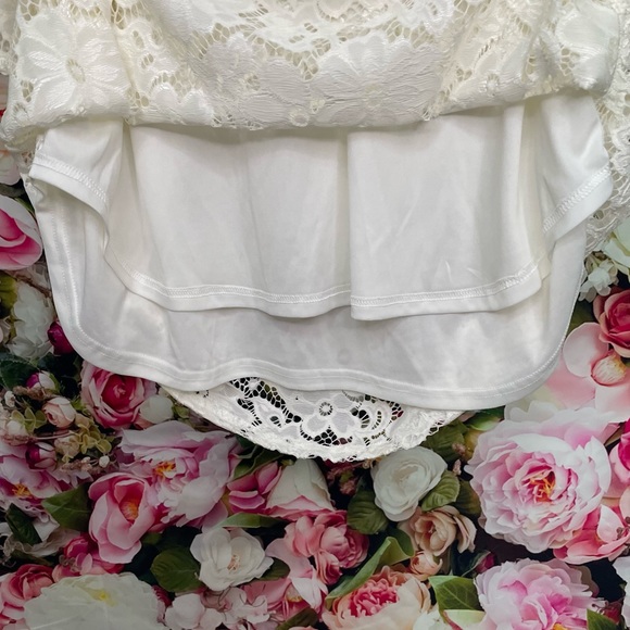 Investments Ivory Lace Plus Top Size 2X - Picture 5 of 7